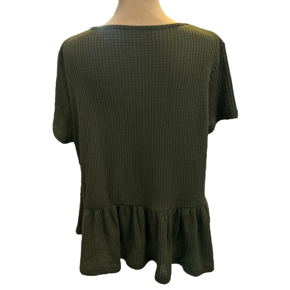 SHEIN Curve Plus V-Neck Waffle Knit Peplum Top Army Green  SHEIN Tag 2XL =US 16W - Picture 3 of 11